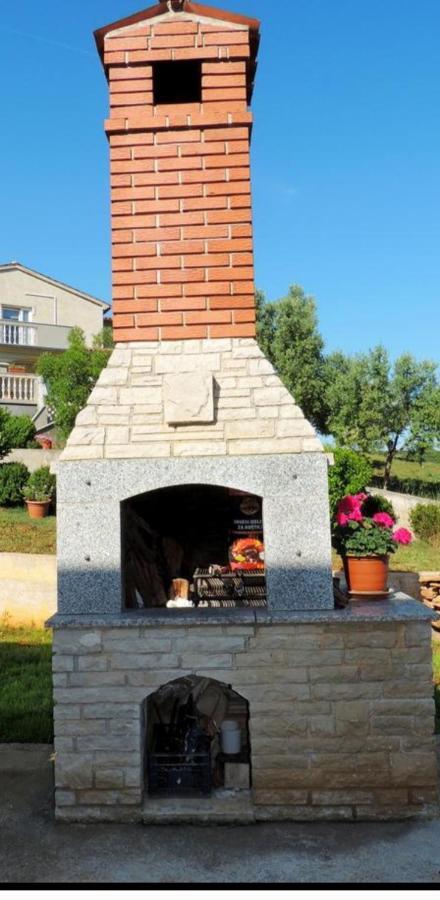 Cave With Free Parking Apartment Pula Exterior photo