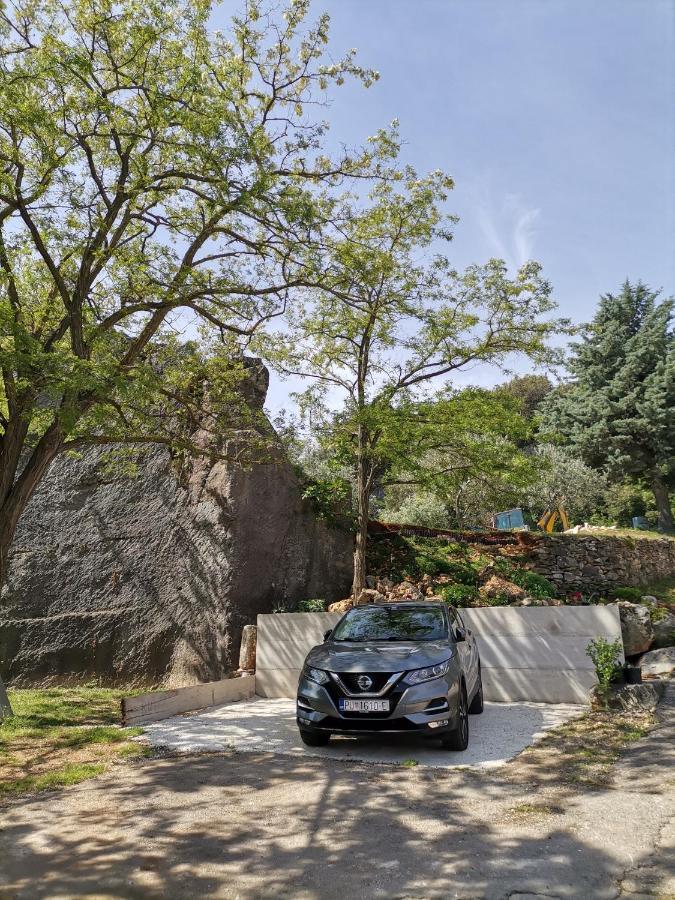 Cave With Free Parking Apartment Pula Exterior photo